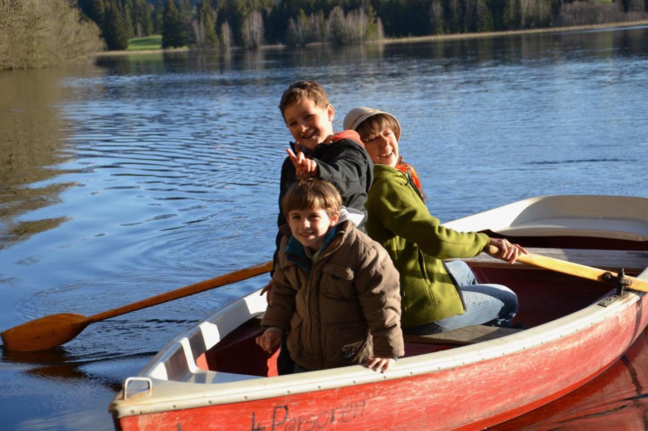 Direkt Am See Mit Bergblick Seeg Bagian luar foto